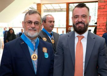 Superintendente da Escola Judicial recebe medalha Santos Dumont