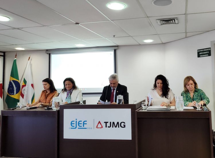 Palestra sobre violência contra a mulher marca parceria entre a EJEF e o CRISP/UFMG