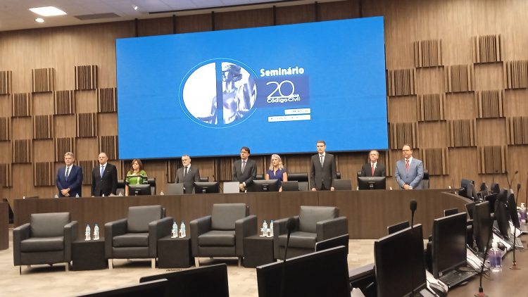 Seminário realizado pela EJEF debate 20 anos do Código Civil