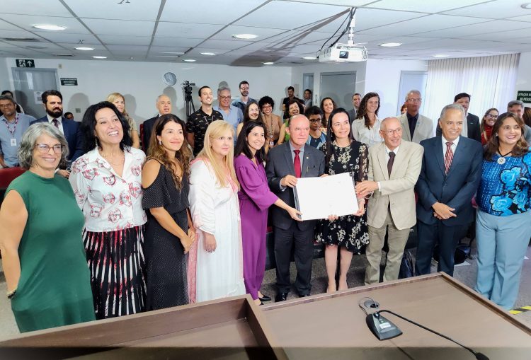 EJEF conduz assinatura de protocolo de intenções da REAP