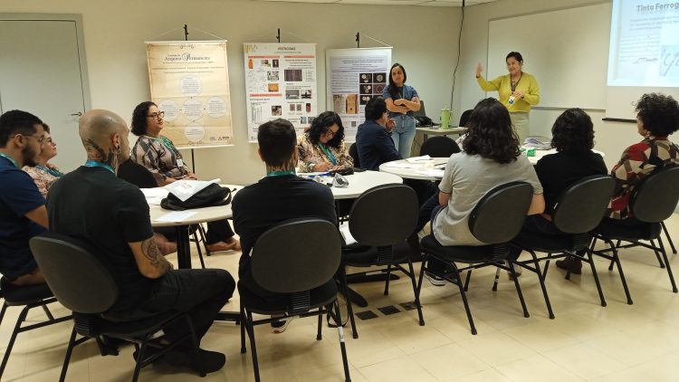 EJEF promove oficina de conservação de documentos