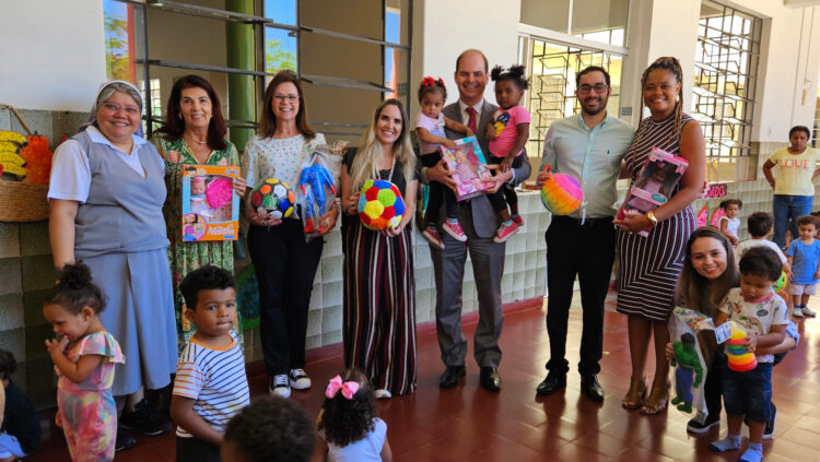 EJEF realiza doações de brinquedos para crianças e adolescentes em situação de vulnerabilidade