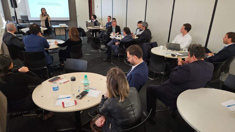 Magistrados concluem curso da EJEF que integra Direito e Economia com foco na análise crítica das decisões