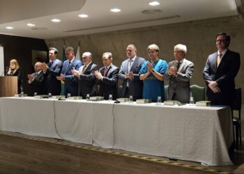 EJEF lança obra sobre 200 anos do constitucionalismo brasileiro com foco em reflexão e avanços