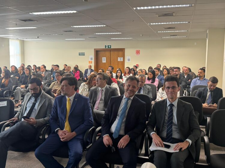 Encontro no Núcleo Regional de Contagem aborda litigância predatória, precedentes e inteligência artificial