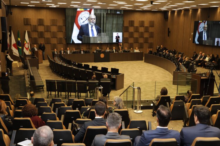 EJEF celebra início do semestre letivo e 48 anos com Aula Magna e entrega de honraria