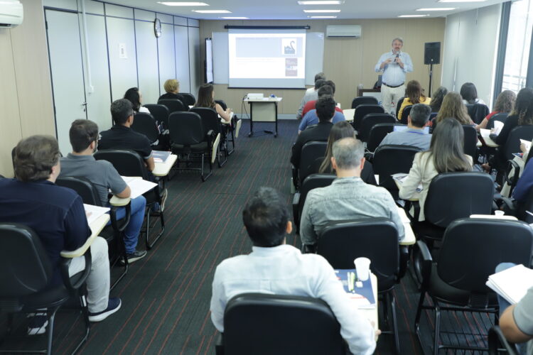 EJEF promove formação sobre Matriz de Riscos e Contratações na Nova Lei de Licitações