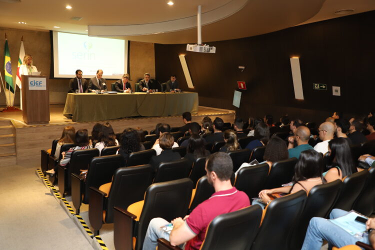 EJEF promove formação inicial de oficiais de justiça recém-nomeados do TJMG