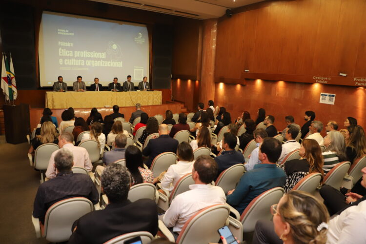 EJEF promove ação educacional sobre ética profissional e cultura organizacional no TJMG