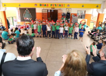 EJEF realiza ação solidária de Natal com entrega de brinquedos em creche de Belo Horizonte