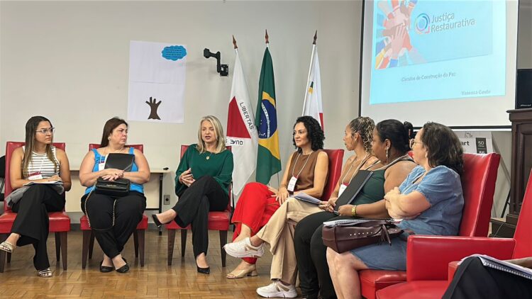 EJEF promove curso sobre a Introdução aos Círculos de Construção de Paz em Ponte Nova
