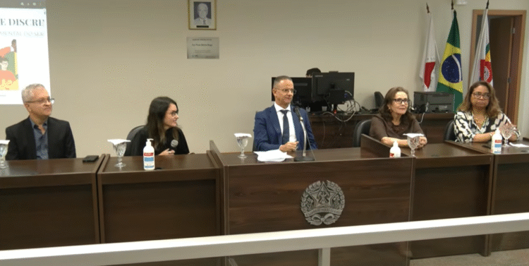 EJEF promove ação de combate ao assédio e à discriminação no Triângulo Mineiro